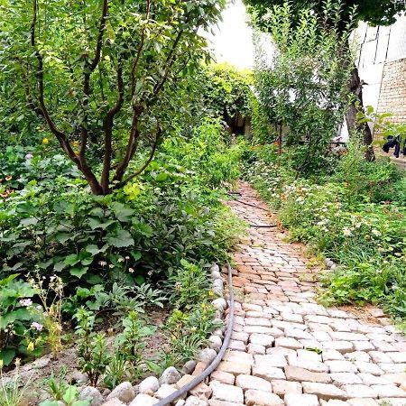 Be My Guest Ξενοδοχείο Osh Εξωτερικό φωτογραφία